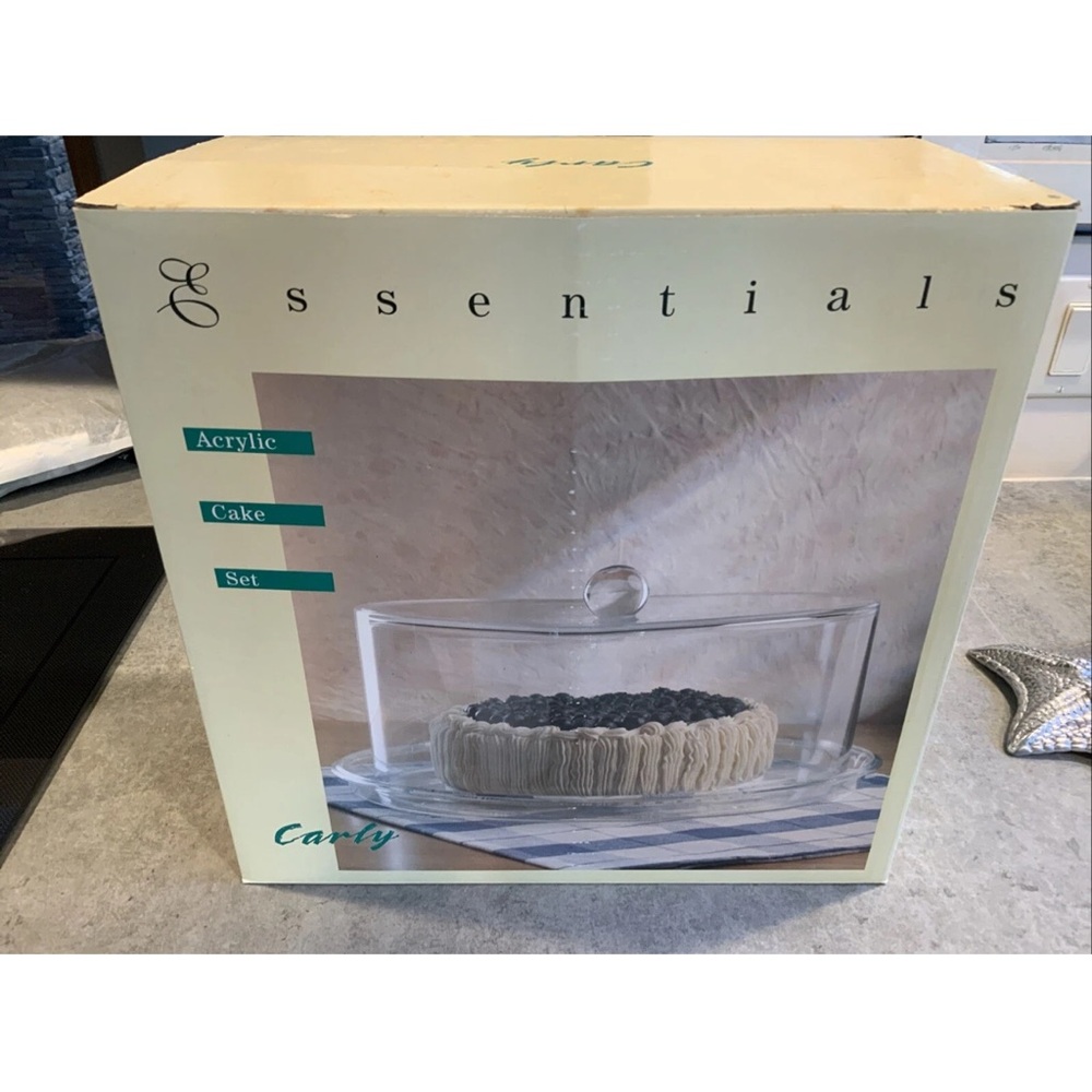 NIB Acrylic Cake Set Essentials Carly